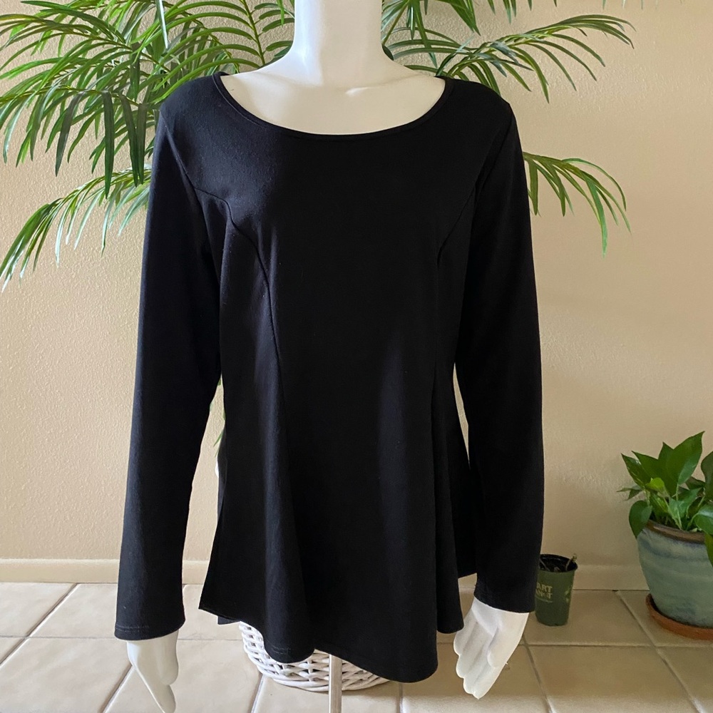 Black long sleeve scoop neck top